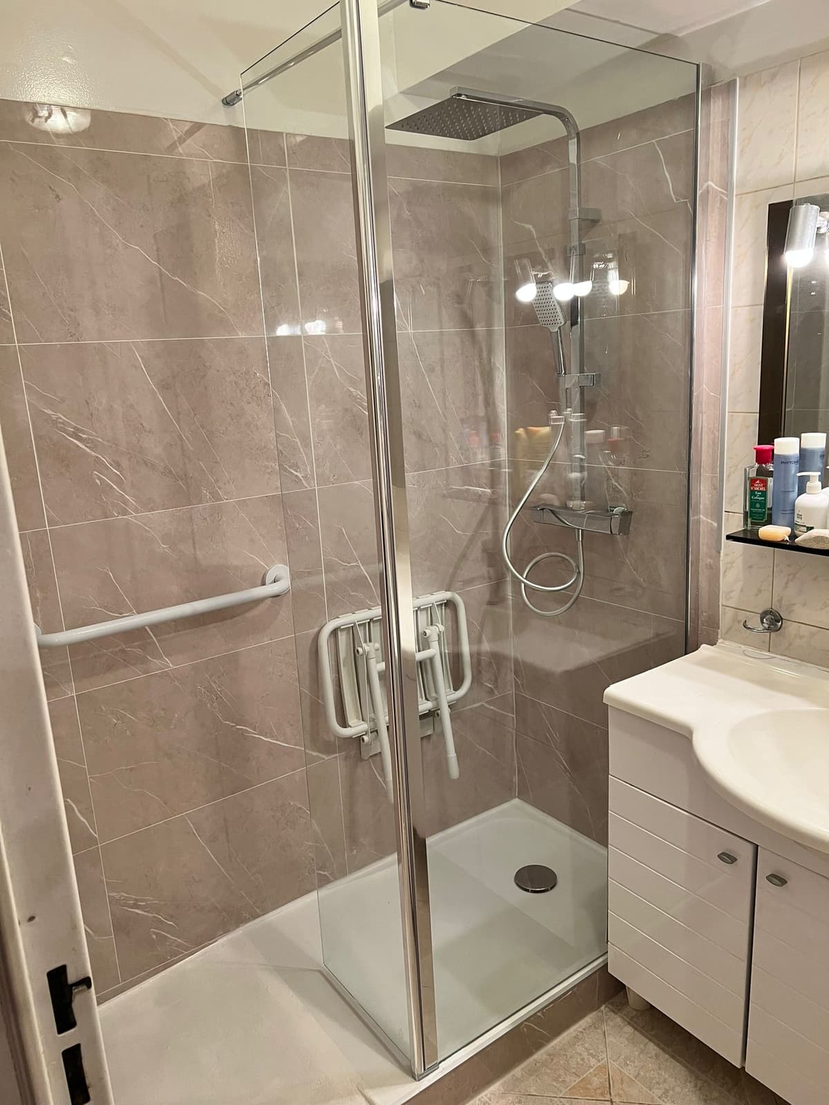 Après rénovation salle de bain